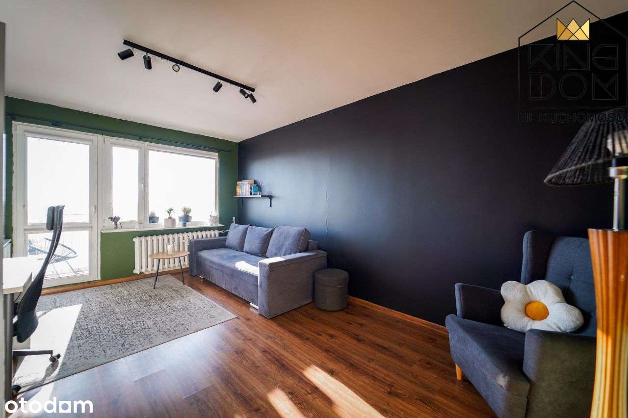 Wyposażona kawalerka z dużym balkonem-Nad Jarem-1