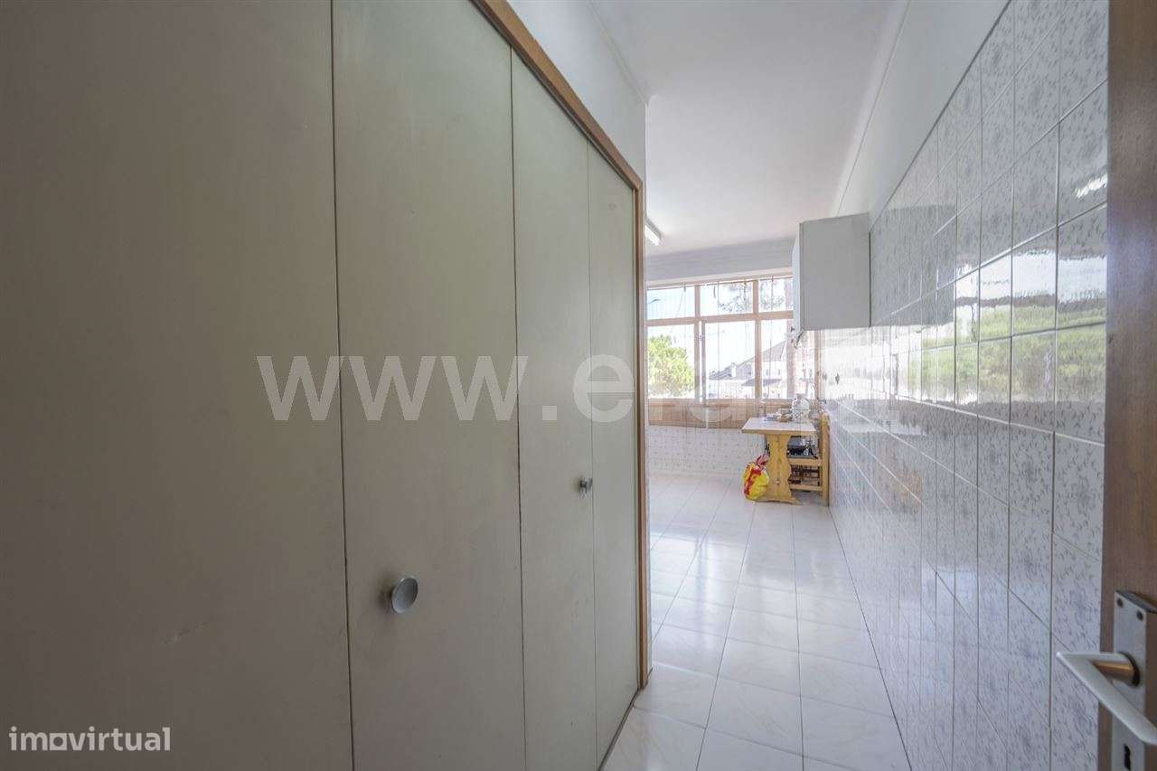 Apartamento T2; Laranjeiro-8