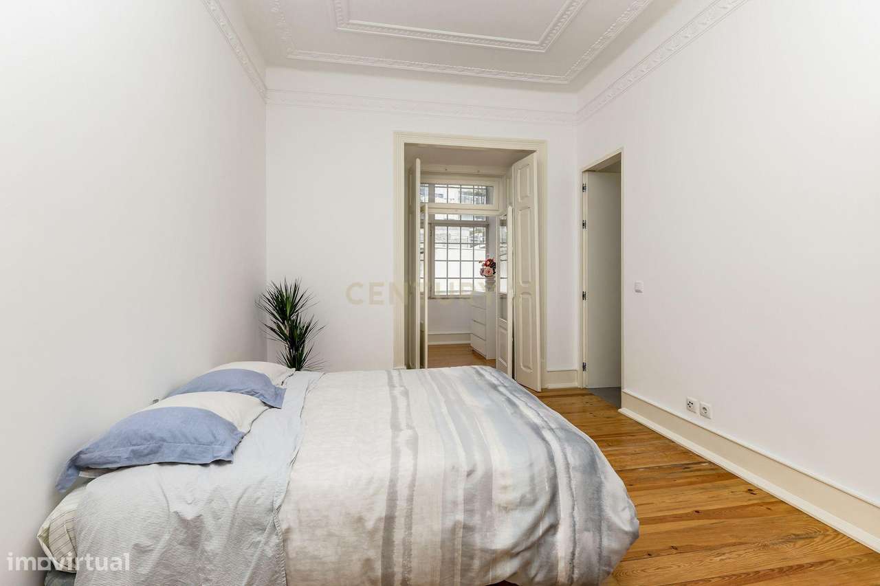 T2+1 DE CHARME COM TERRAÇO, VARANDAS E ARRECADAÇÃO NAS AVENIDAS NOVAS - Grande imagem: 3/42