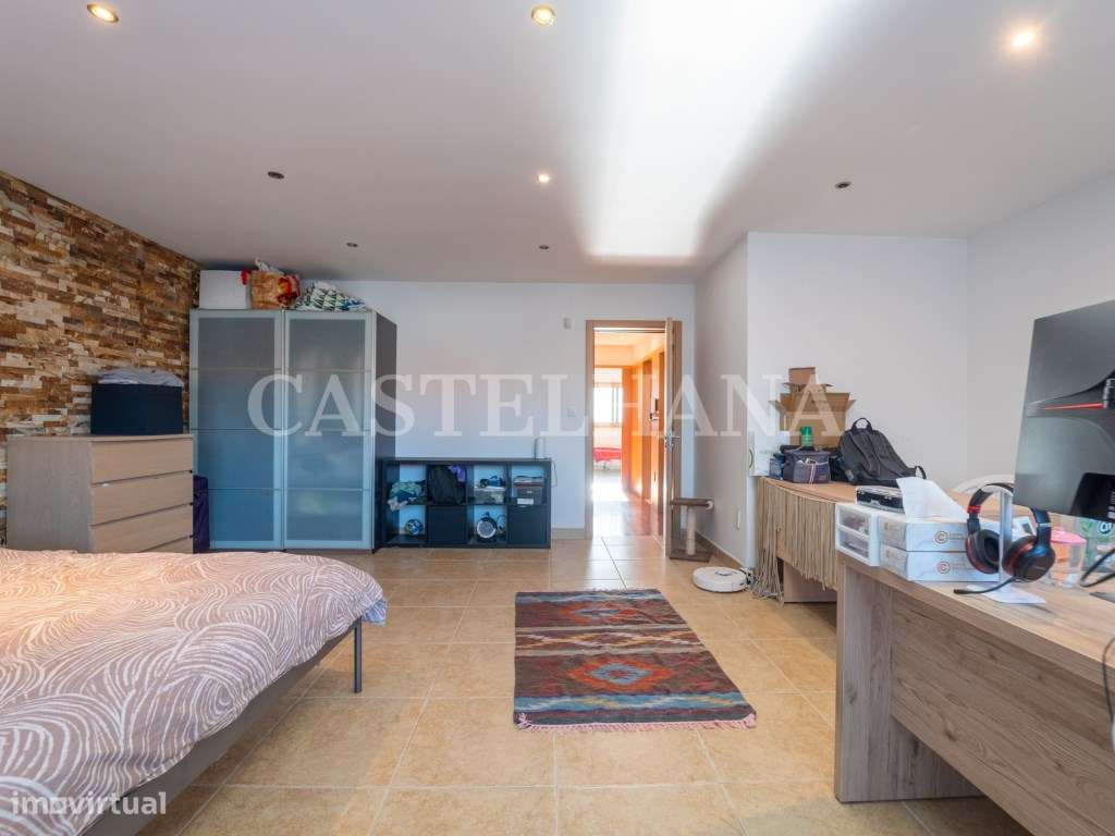 Moradia T4+1 com jardim, terraços e garagem privada, próxima a Mari...-39