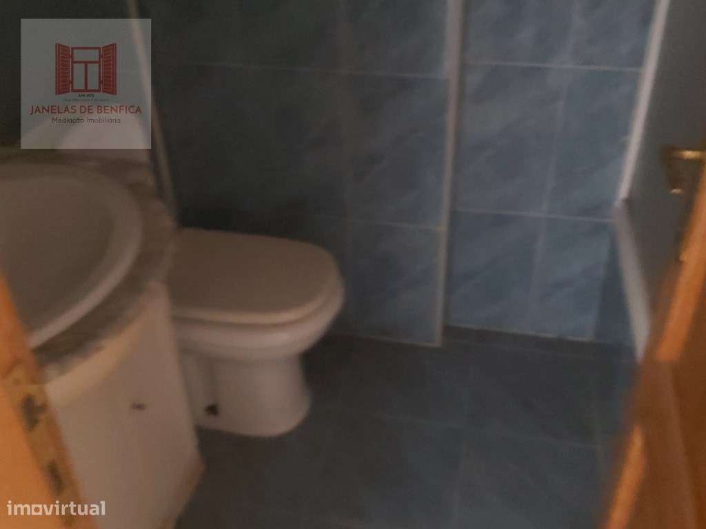 Vende-se apartamento T2 totalmente Remodelado - Benfica-6