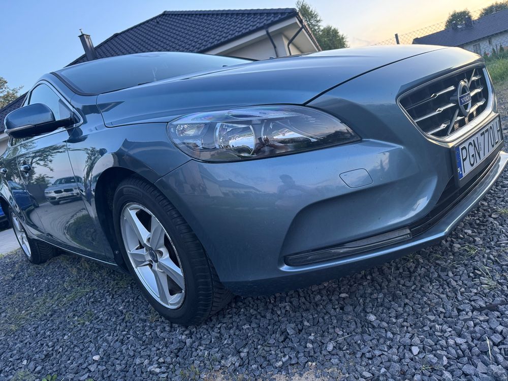 Volvo V40 II D2 Momentum 2013
