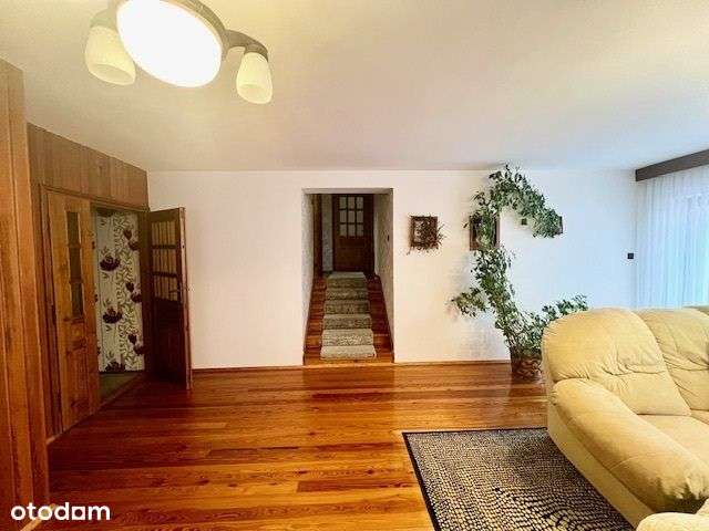 Dom + osobne mieszkanie + duża działka-9