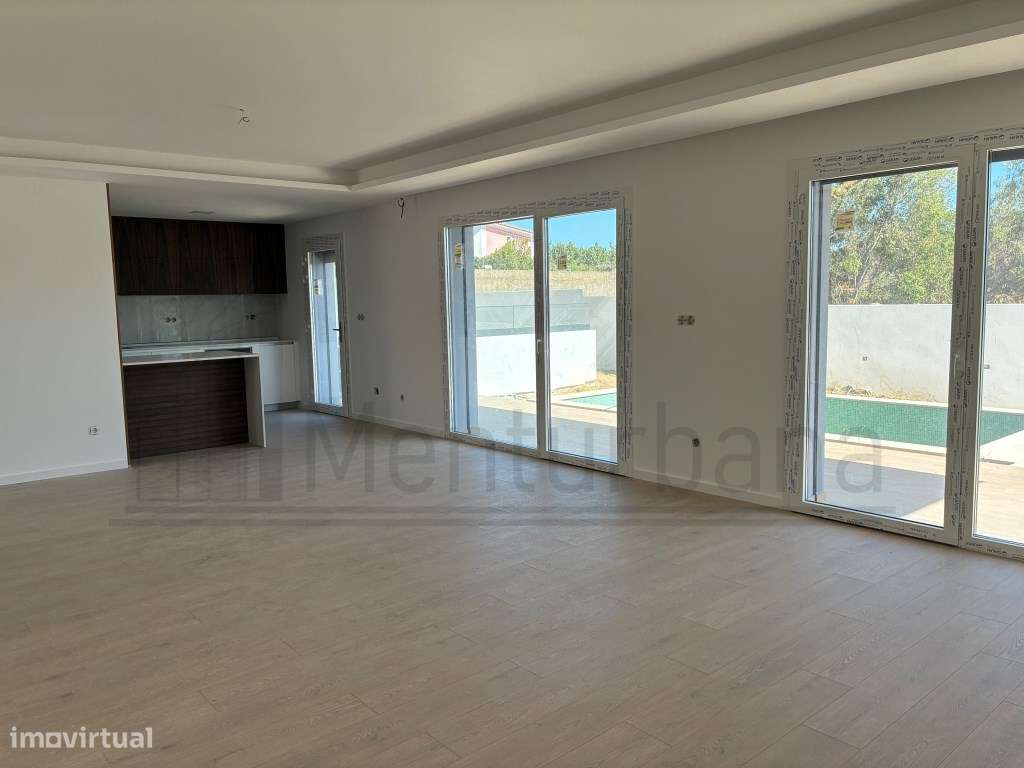 FANTÁSTICA MORADIA COM PISCINA EM MANIQUE - CASCAIS-17