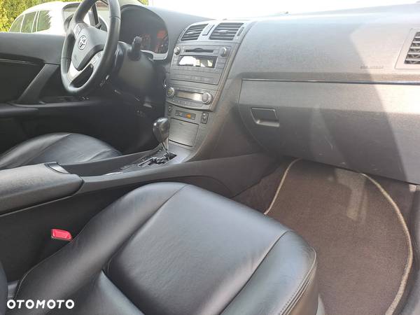 Toyota Avensis 1.8 Premium EU5 MS - 9