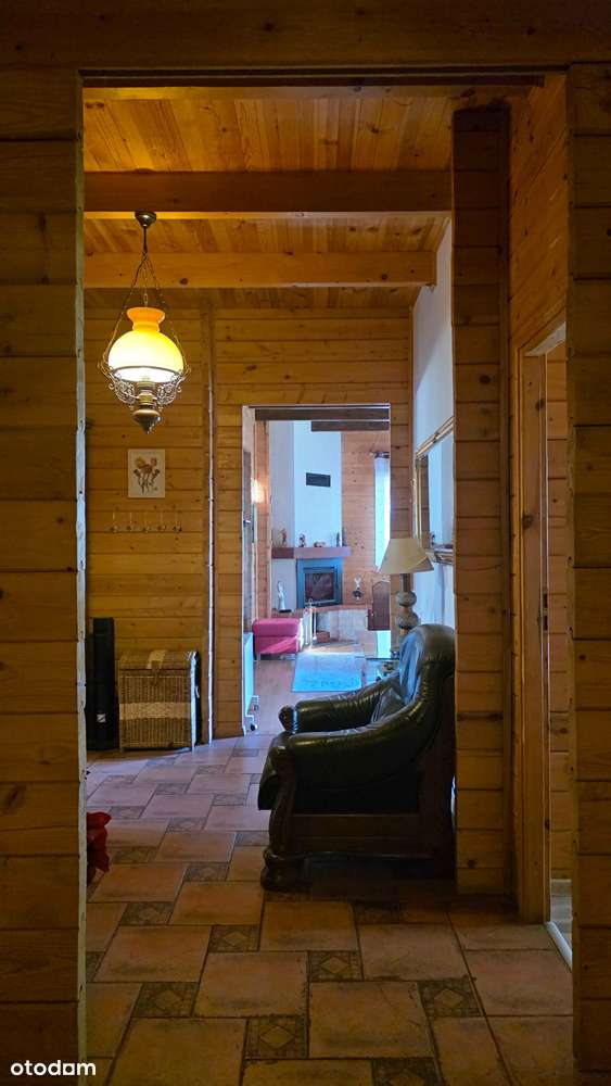 Drewniany dom, Krajobrazowy Park Wzniesień Łódzkich, Ługi-13