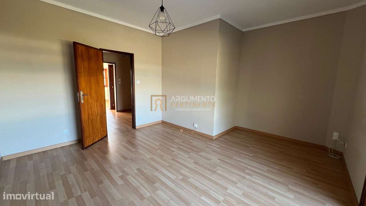 Andar Moradia T3 com Logradouro – Castelo da Maia - Grande imagem: 2/26