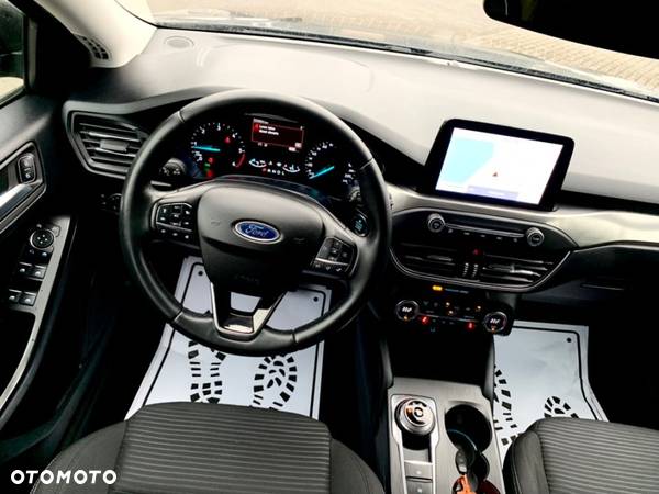 Ford Focus 2.0 EcoBlue Start-Stopp-System TITANIUM - 27