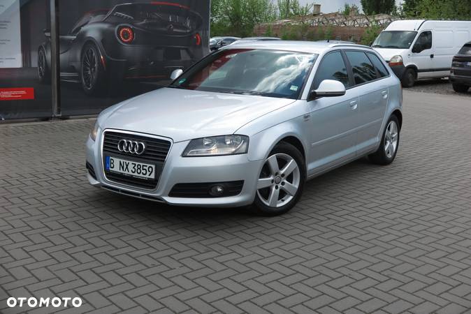 Audi A3 1.6 Sportback S line Sportpaket (plus) - 1