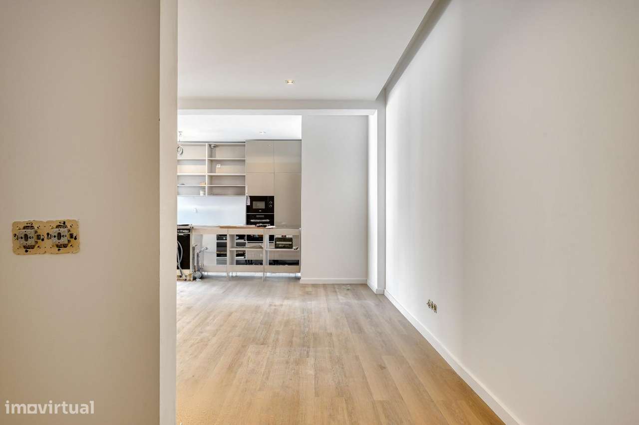 Apartamento T1 Renovado em Monte Abraão - Grande imagem: 4/25