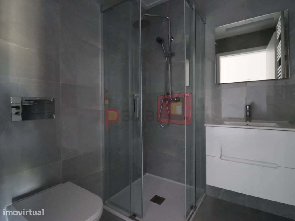 APARTAMENTO T5 DUPLEX NOVO - MONTIJO-16