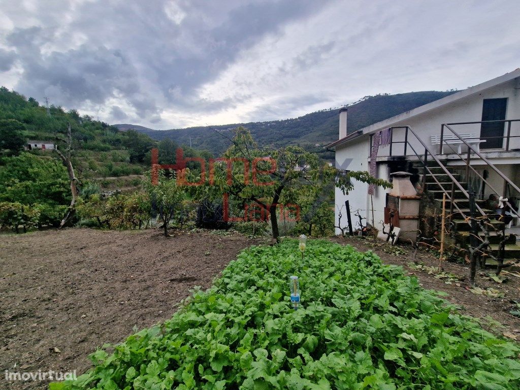 Quinta com Casas em Vale de Paus.