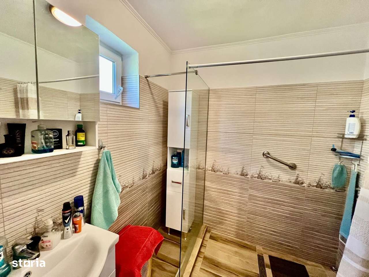 Casa 6 camere - teren 1700 mp, curte+gradina - Rosia - Imagine principală: 4/11