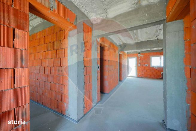 Casă cu 4 camere de vânzare în Sântandrei-3