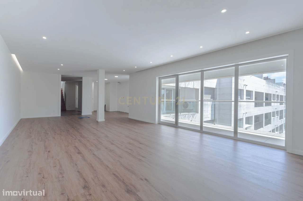T4 Duplex com vista mar em Espinho-25