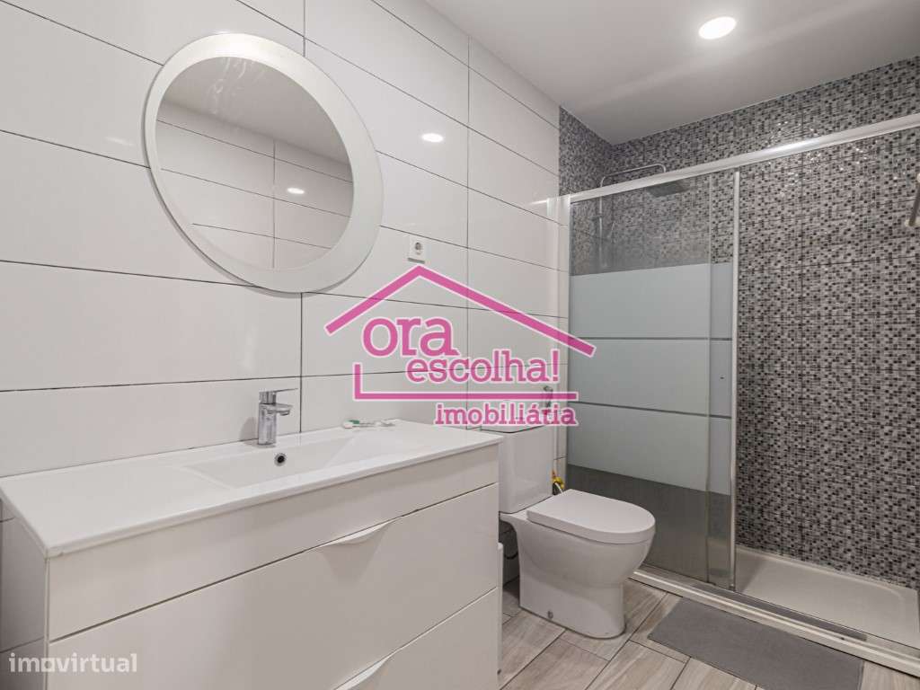 Apartamento T2 remodelado com 92 m2 nas Paivas!-6