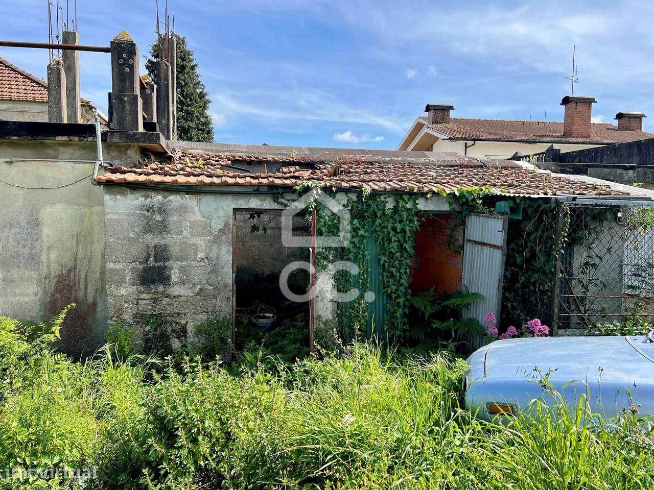 Quinta Senhorial T7 para reabilitação com elevado potencial construtiv-14