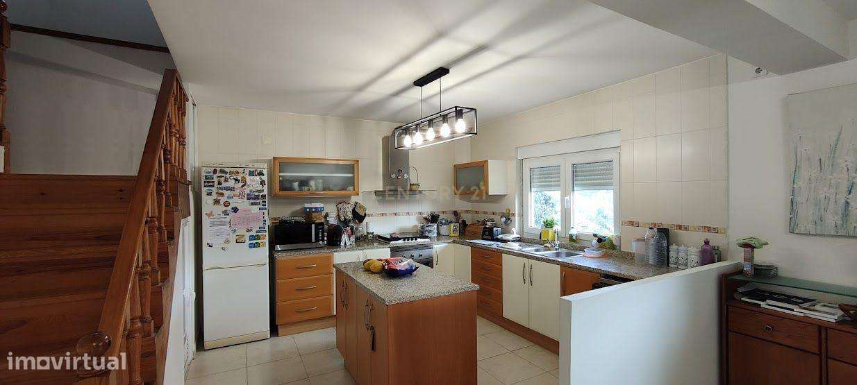 Moradia independente com 8 quartos | Caneças-Odivelas-0