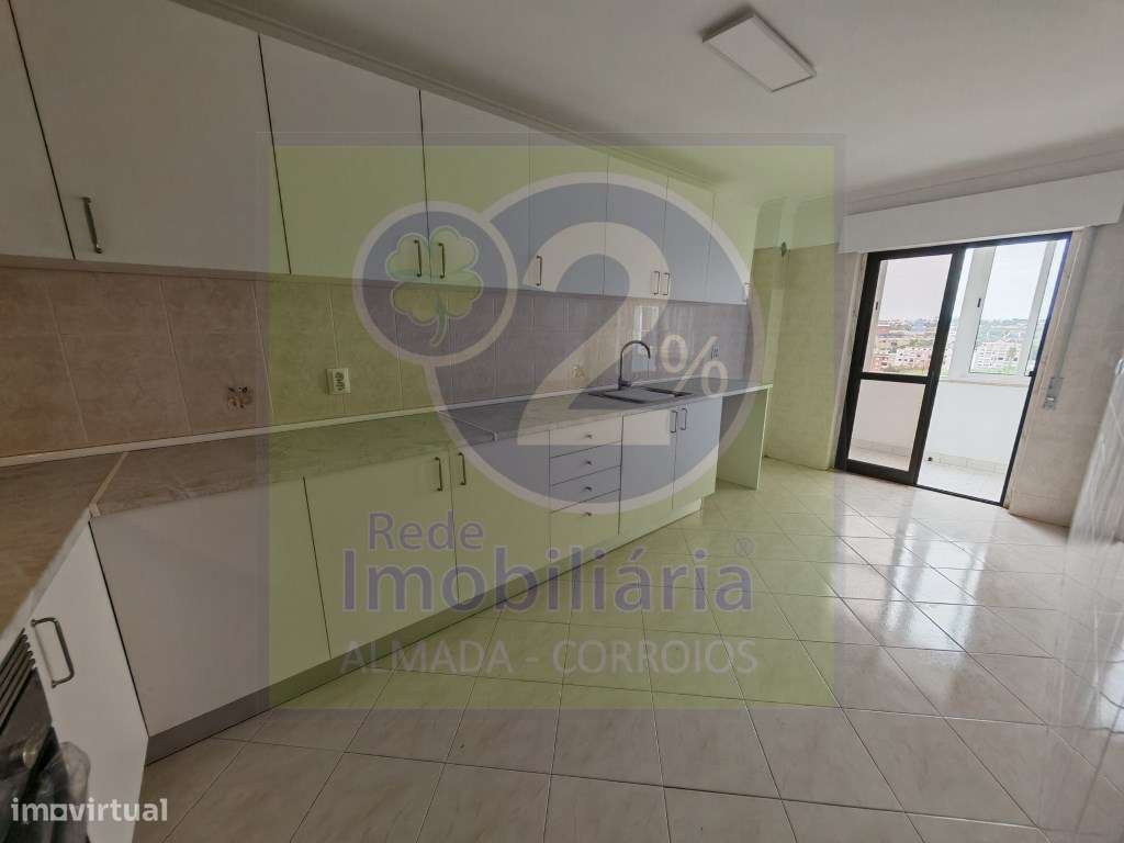T3 Renovado em Almada, Pronto habitar-5