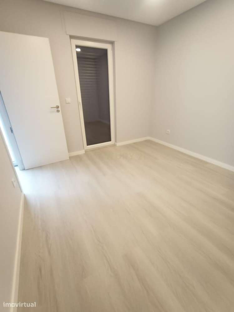 Apartamento T2 semi-novo, no Alto do Seixalinho, Barreiro-14