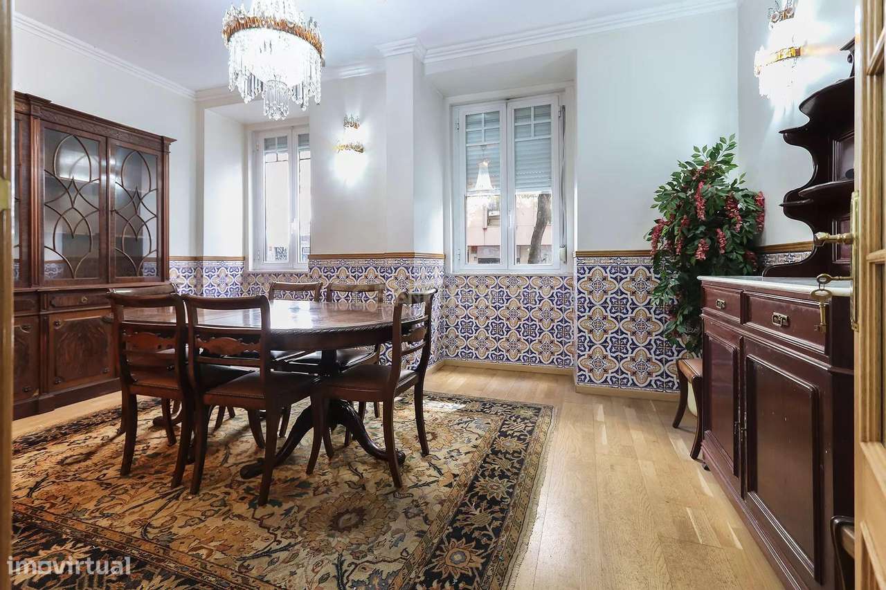 Espaçoso Apartamento T3 no coração de Lisboa-4