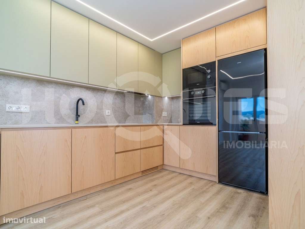 T2 de Luxo no Último Andar | Vista Mar, Serra e Cidade | Centro da ...-9