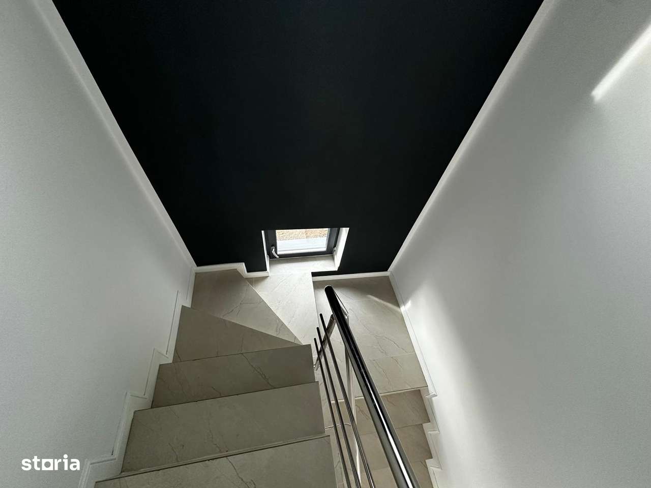 Casă Modernă 4 Camere cu 375 mp și Terasă Acoperită în Berceni, Ilfov-10