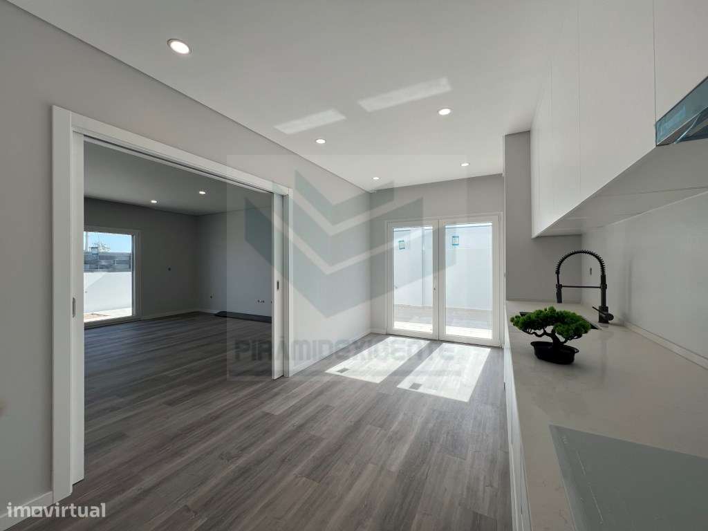 Moradia Isolada, Pronta! Piscina, Lavandaria, 2 min da Moita-5