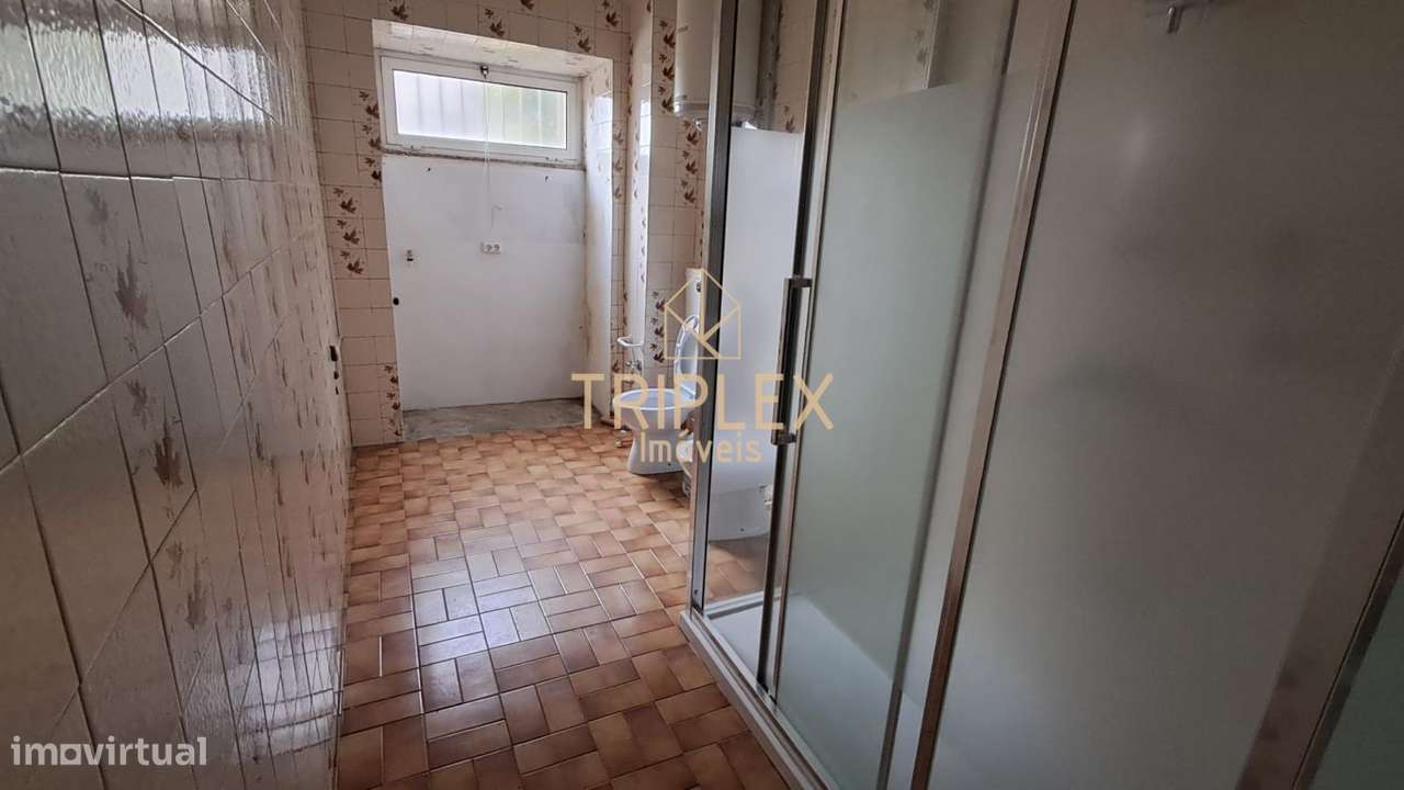 Moradia T6 para recuperar - Avª Afonso Henriques - Grande imagem: 4/28