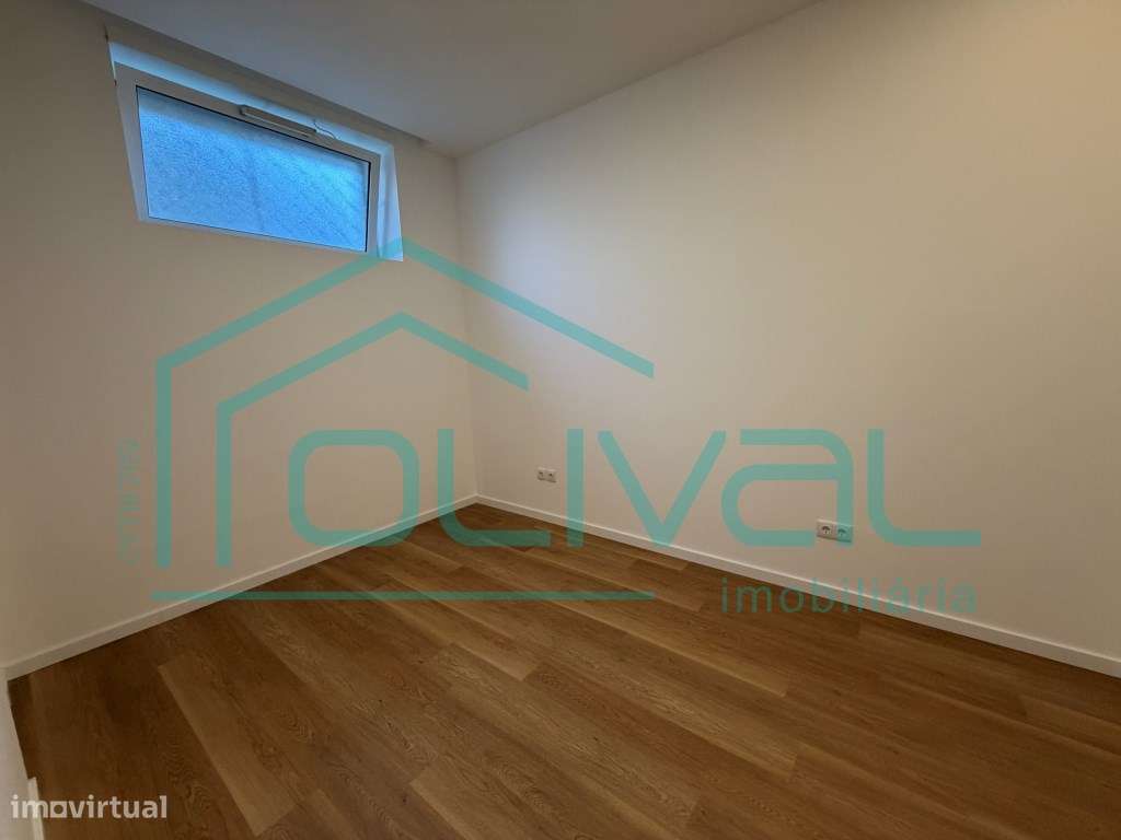 Loja destinada a comercio transformada habitação tipologia T3-5