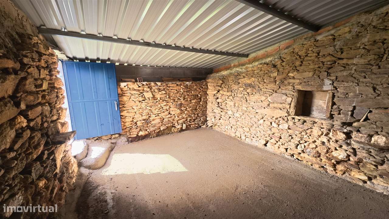 construção de pedra, terreno, - Grande imagem: 4/10