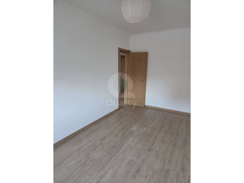 T2 Zona Central na Baixa da Banheira-11