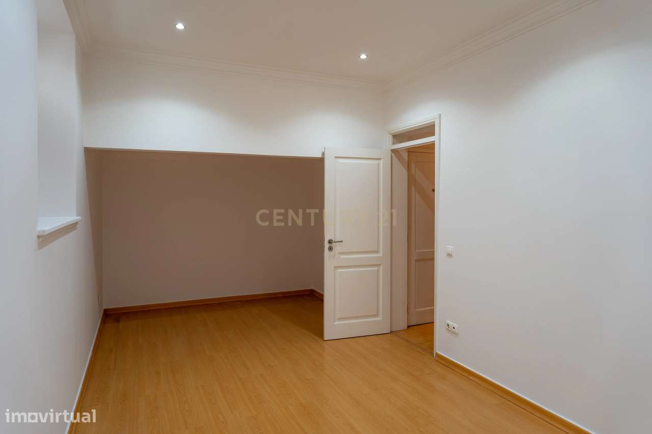 T2 em Campo de Ourique com Pátio de 23m²-19