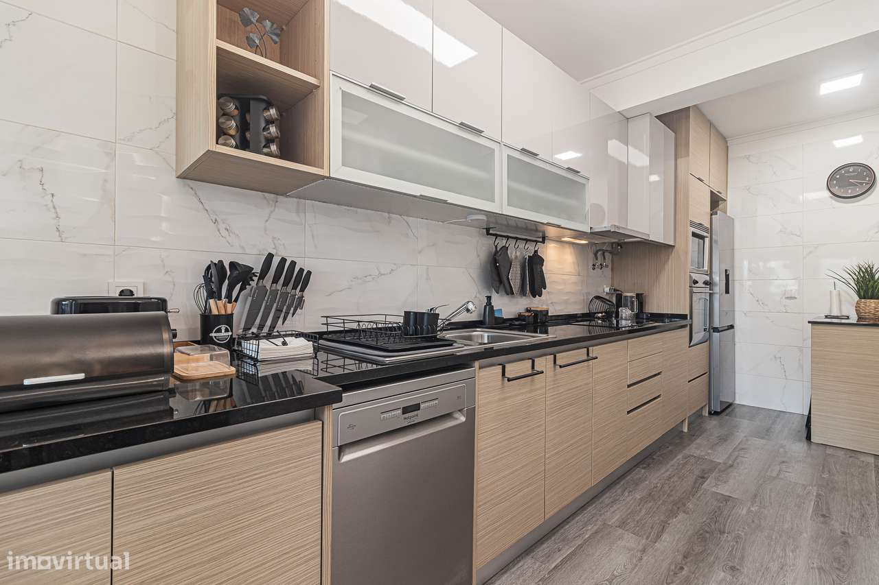 Apartamento T2 remodelado num RC na Marisol-18