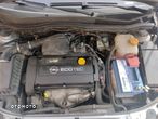 Opel Astra III GTC 1.6 Enjoy - 12