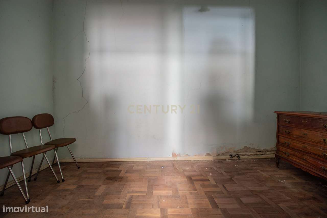 Casa antiga para recuperar com terreno e árvores de fruto, Alhadas, Fi - Grande imagem: 4/52