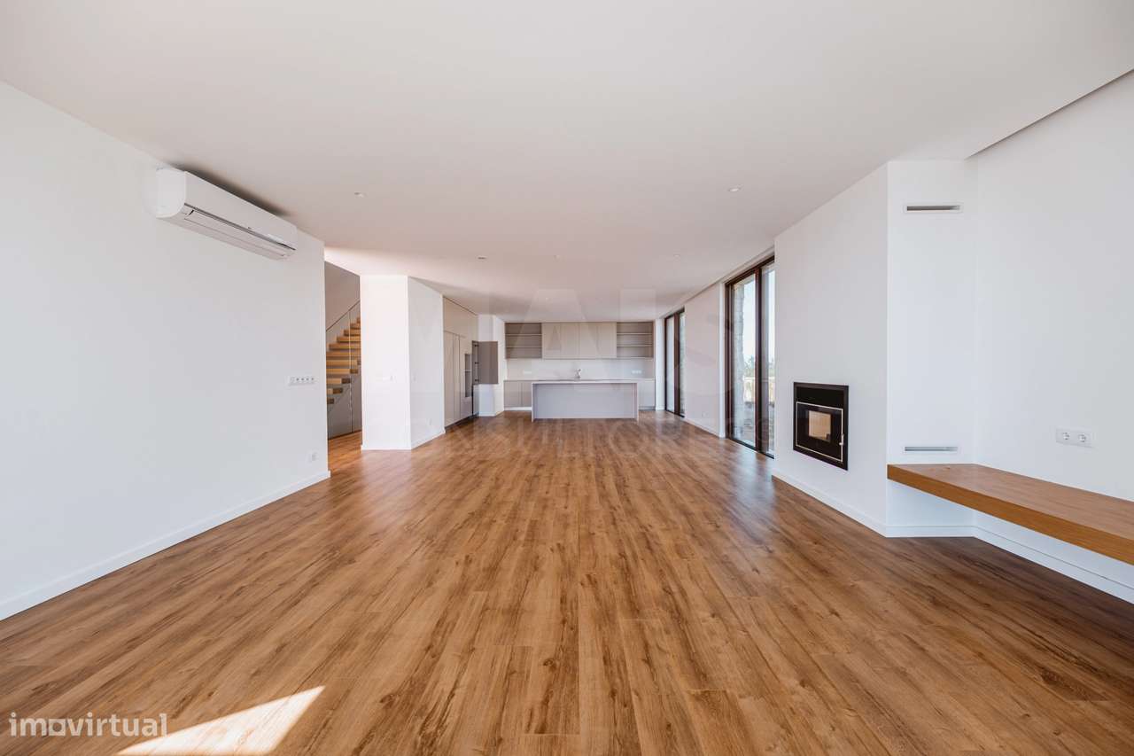 Moradia T5 com Piscina - Vista Golfe e Mar - Grande imagem: 2/50