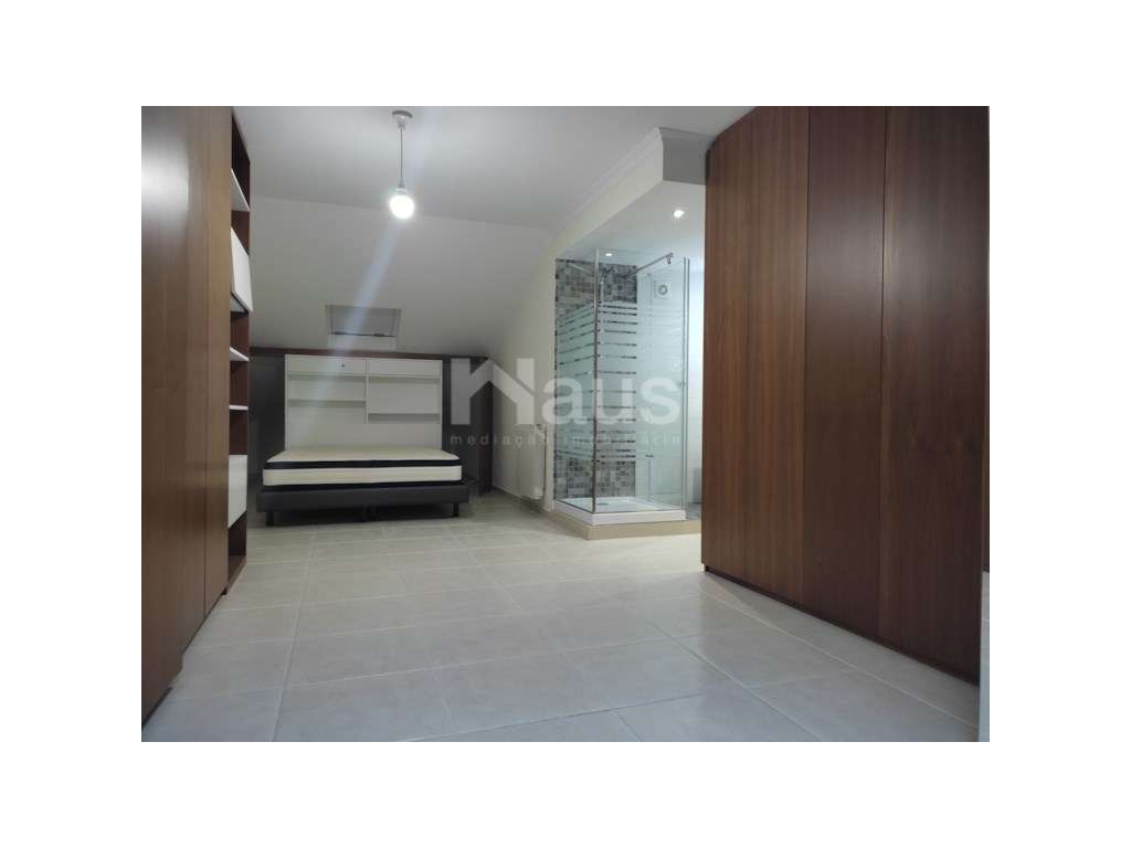 Duplex T2+1 com varandas e parqueamento-14