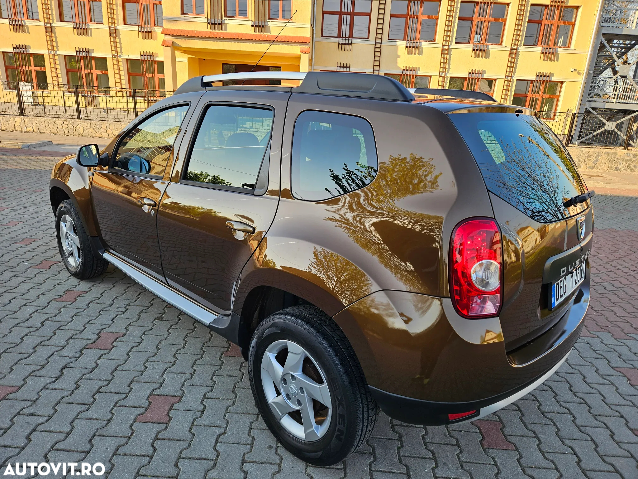 Dacia Duster 1.6 16V 105 4x4 Prestige - 11