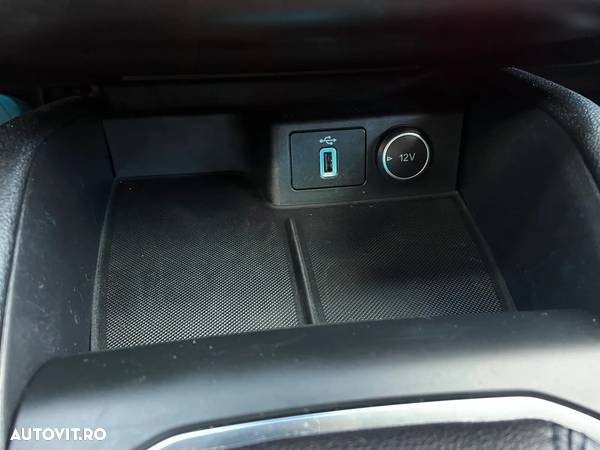 Ford Focus 1.5 EcoBlue Start-Stopp-System TITANIUM - 32