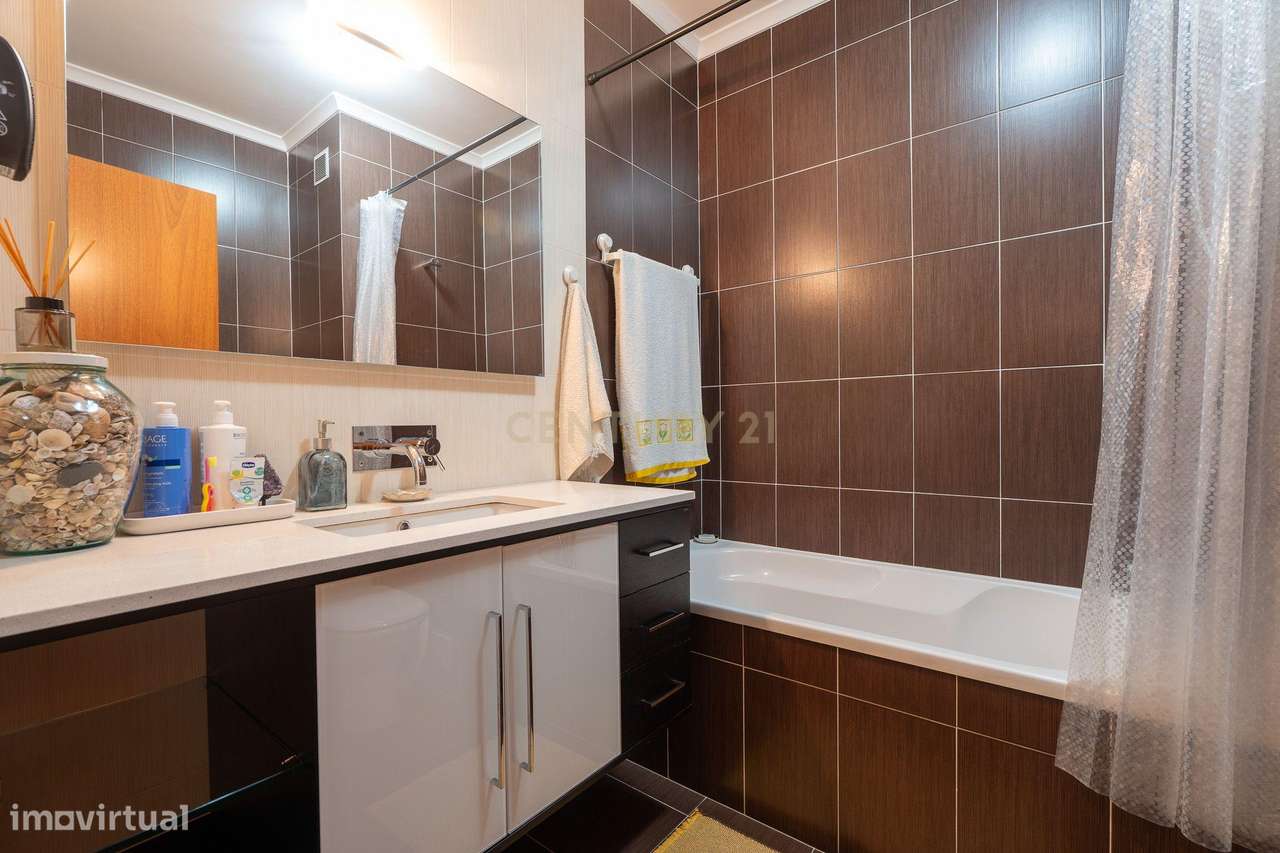 Apartamento T3 com áreas generosas-30