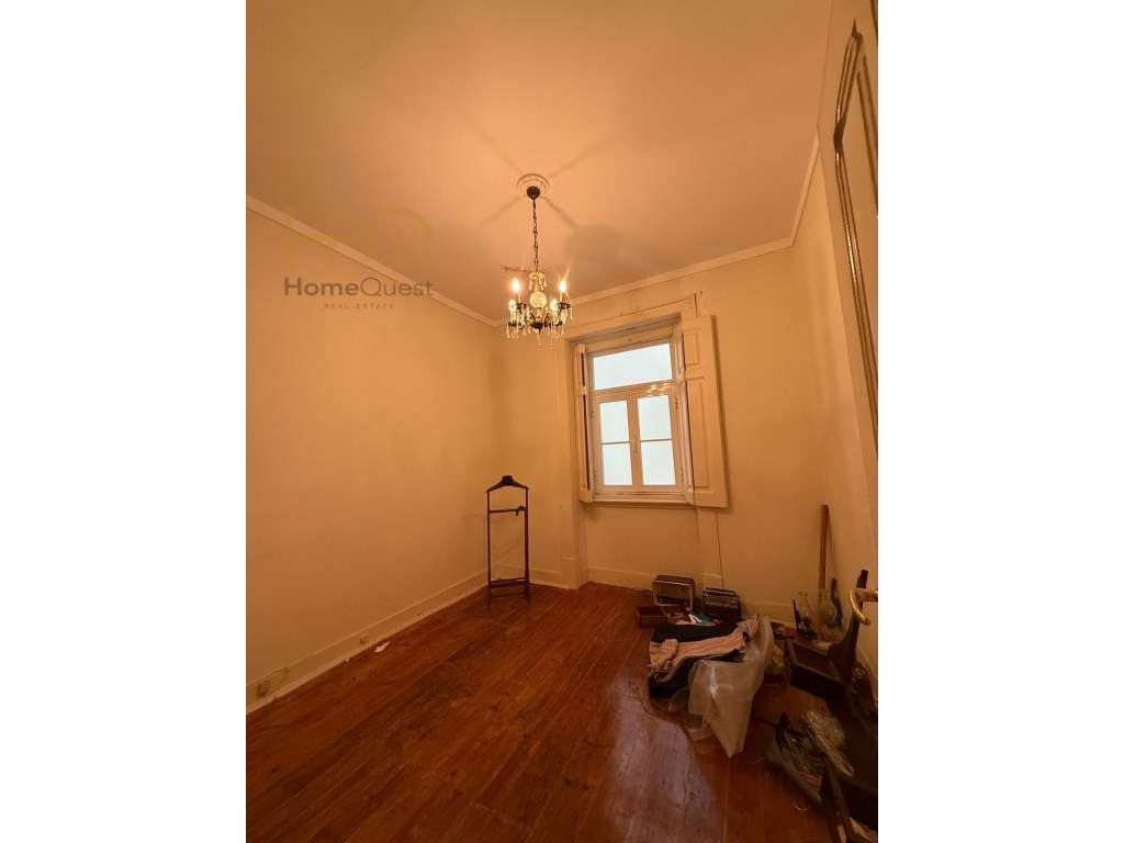 T7 para Remodelação , Excelente oportunidade em Lisboa-12