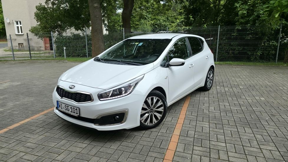 Kia Ceed II (2012-) 1.6 CRDi GT Line 2016