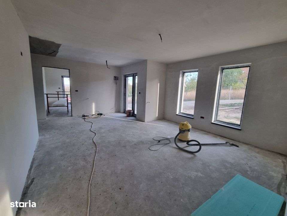 Casa Barati Demisol + 1 etaj, ( garaj, pivnita) - Imagine principală: 4/10