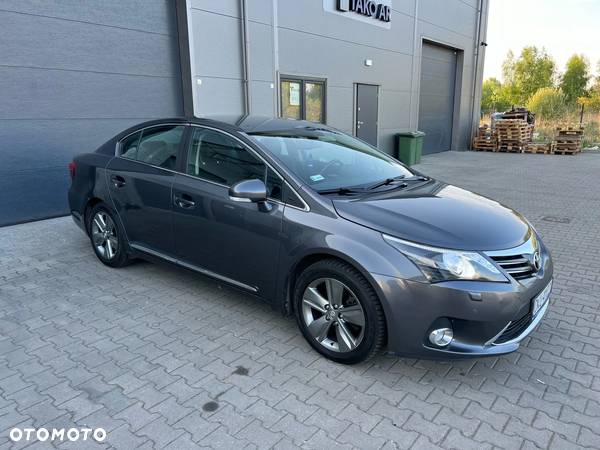 Toyota Avensis 1.8 Premium - 9