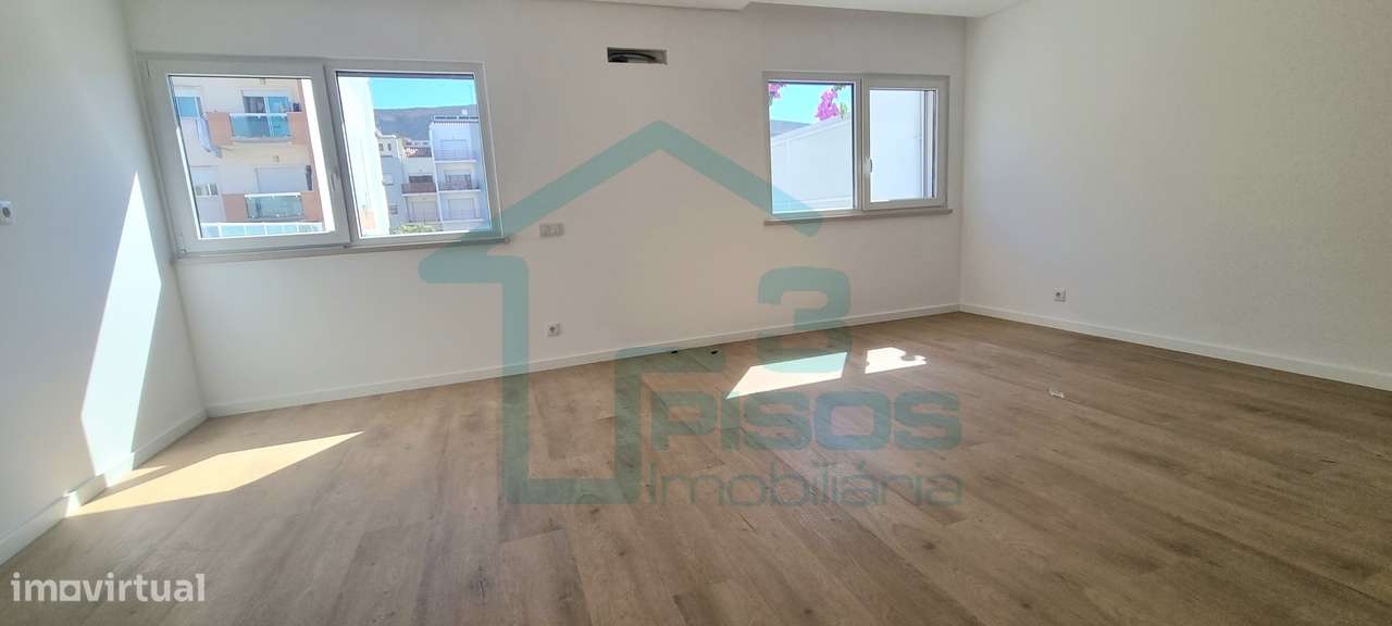 Moradia V4+1 com piscina - Costa da Caparica - Almada-25
