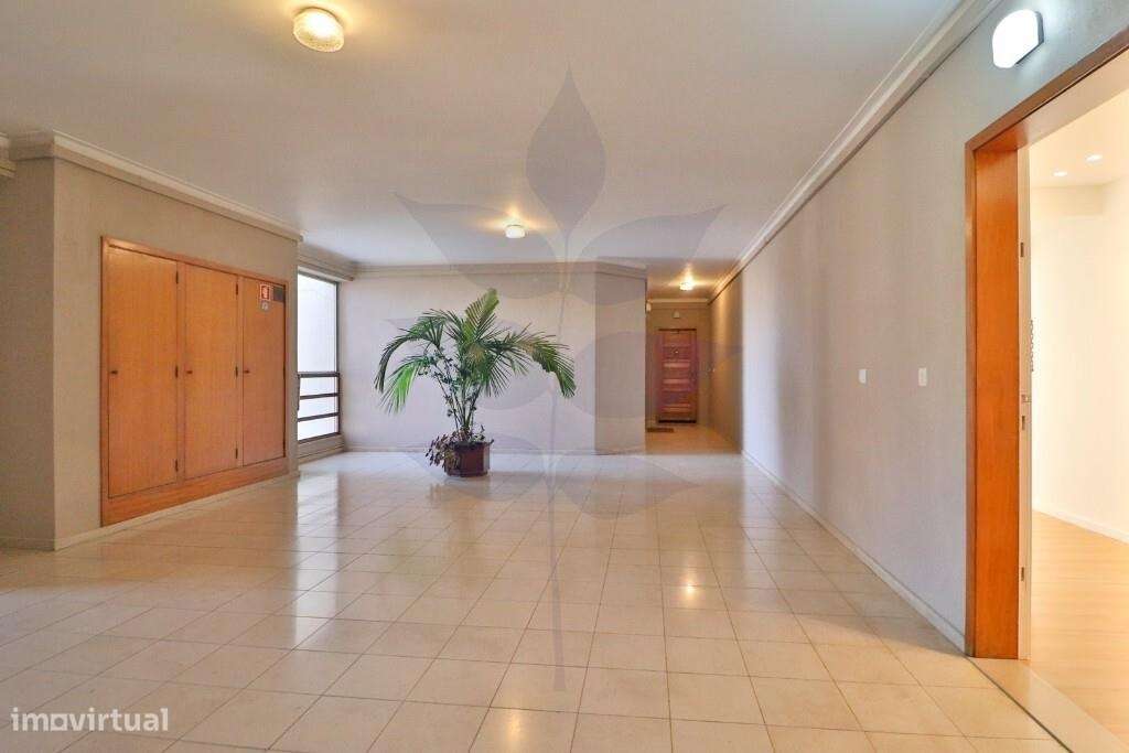 Apartamento T3 Renovado – São Victor, Braga-22