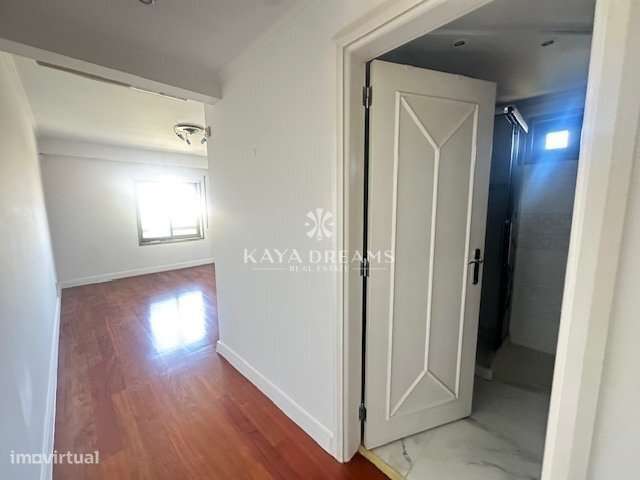 T6 para venda na Quinta Nova em Odivelas com 4 lugares de Parqueame...-25