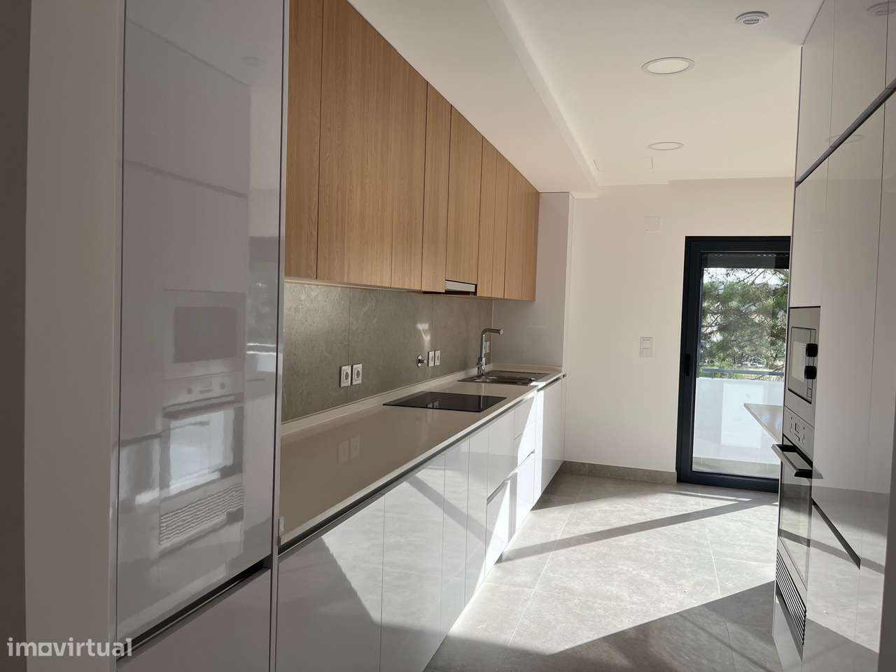 Apartamento T3 NOVO com excelente exposição solar, moderno - Grande imagem: 3/19