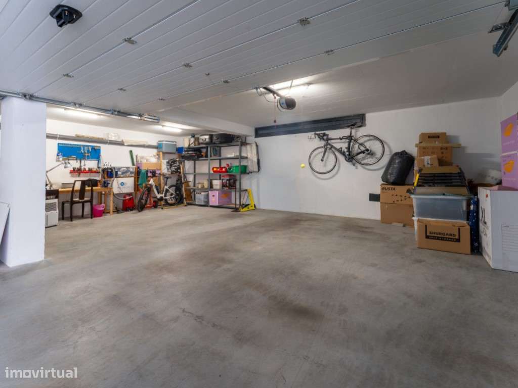 Apartamento T4 com Vista Mar, Terraço e Garagem na Nazaré-23